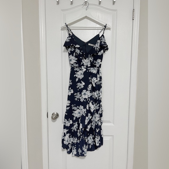 High-low floral navy dress. - Picture 2 of 3